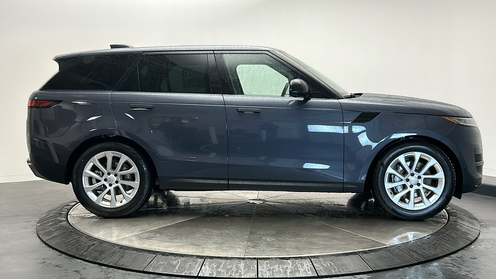 2025 Land Rover Range Rover Sport SE 6