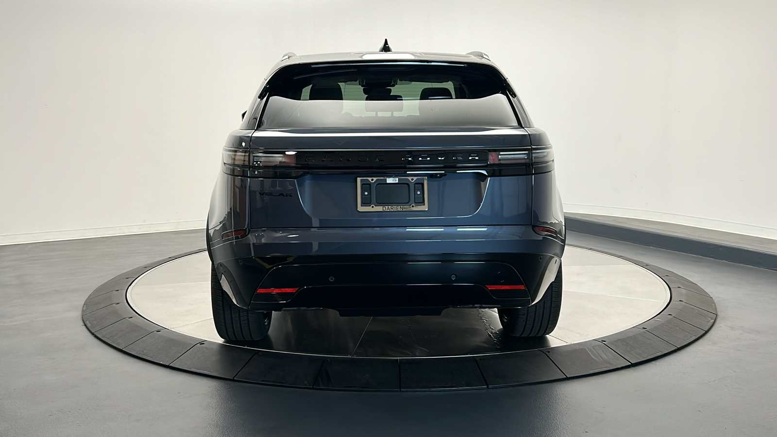 2025 Land Rover Range Rover Velar Dynamic SE 4