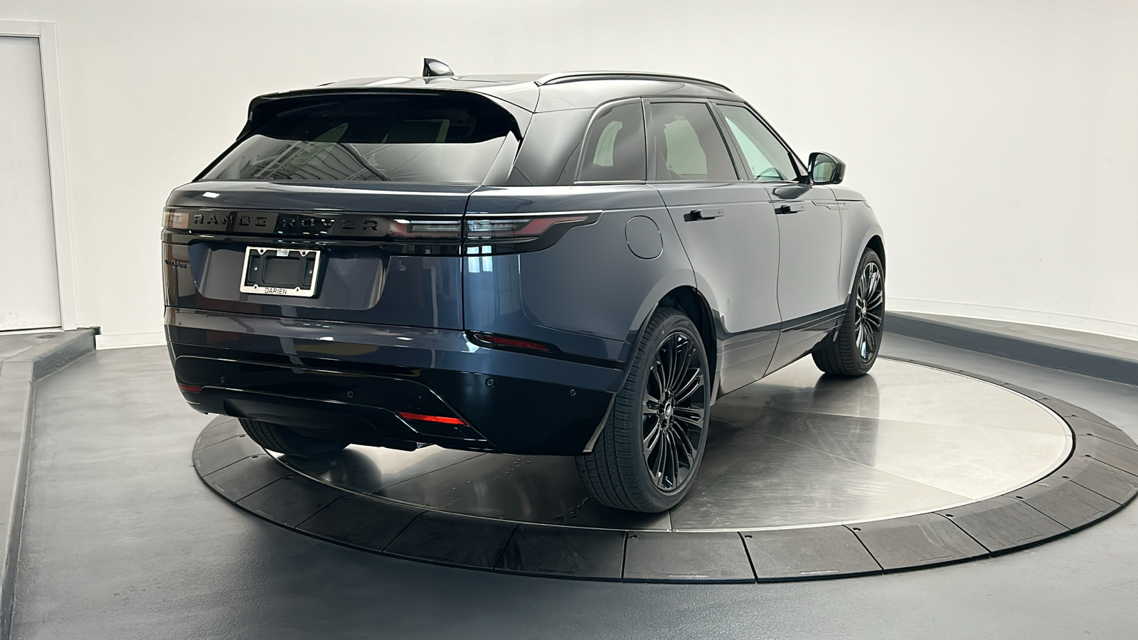 2025 Land Rover Range Rover Velar Dynamic SE 5