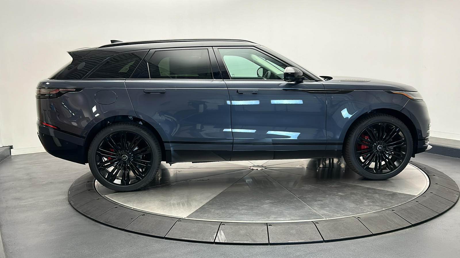 2025 Land Rover Range Rover Velar Dynamic SE 6