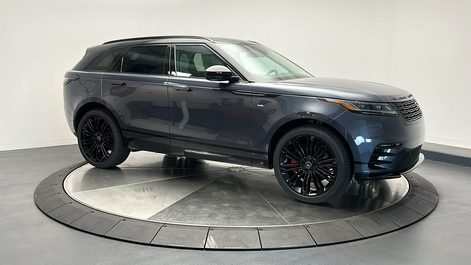 2025 Land Rover Range Rover Velar Dynamic SE 7