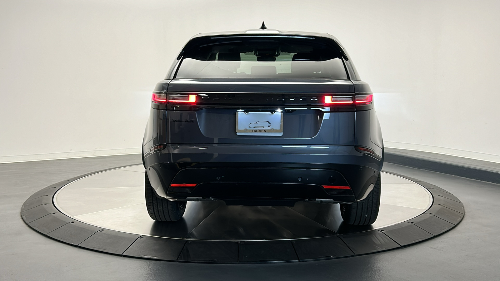 2025 Land Rover Range Rover Velar Dynamic SE 4