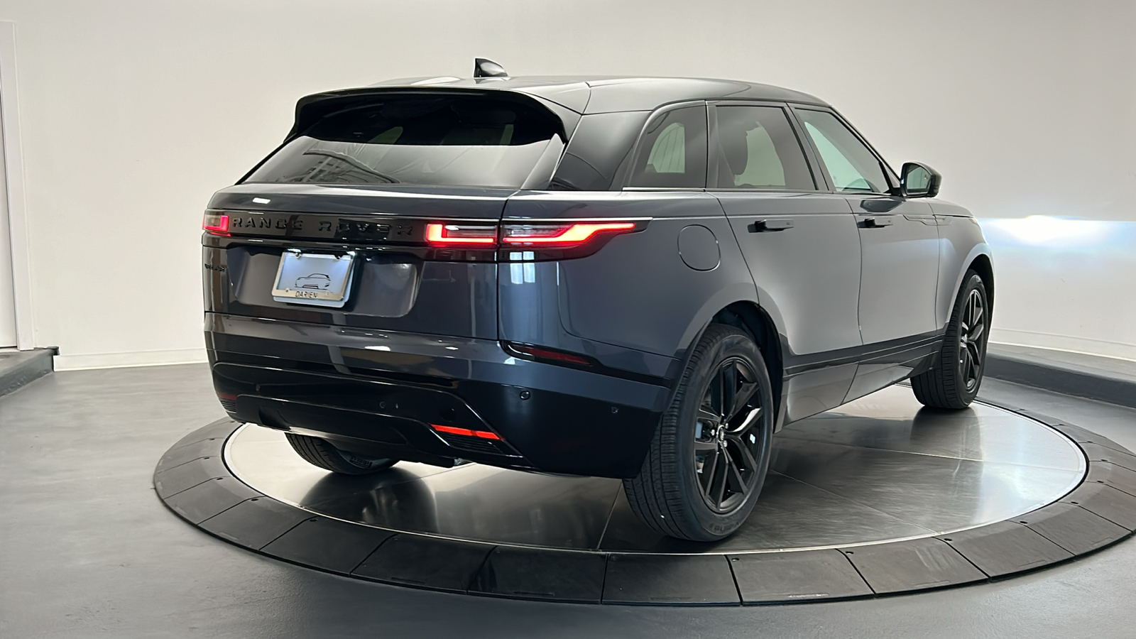 2025 Land Rover Range Rover Velar Dynamic SE 5