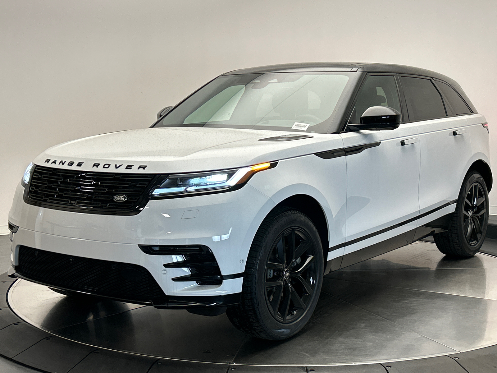 2025 Land Rover Range Rover Velar Dynamic SE 1