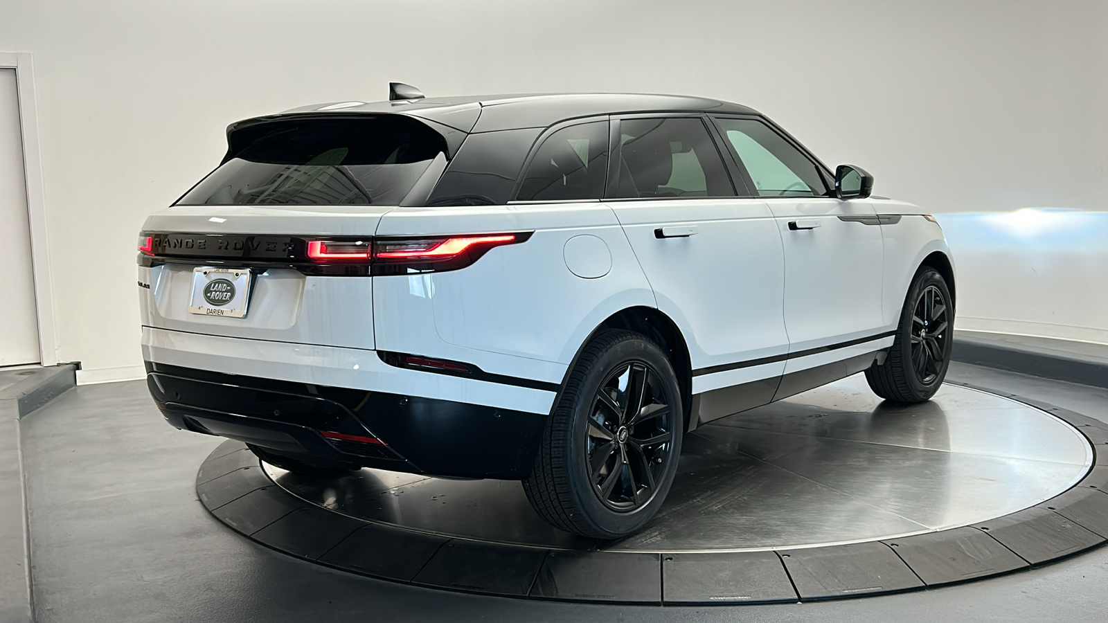 2025 Land Rover Range Rover Velar Dynamic SE 5