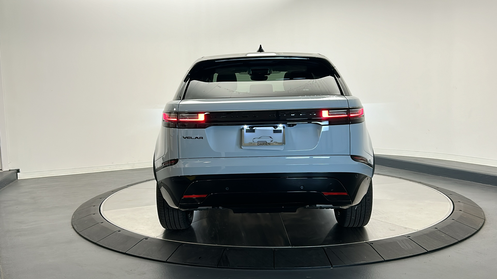 2025 Land Rover Range Rover Velar Dynamic SE 4