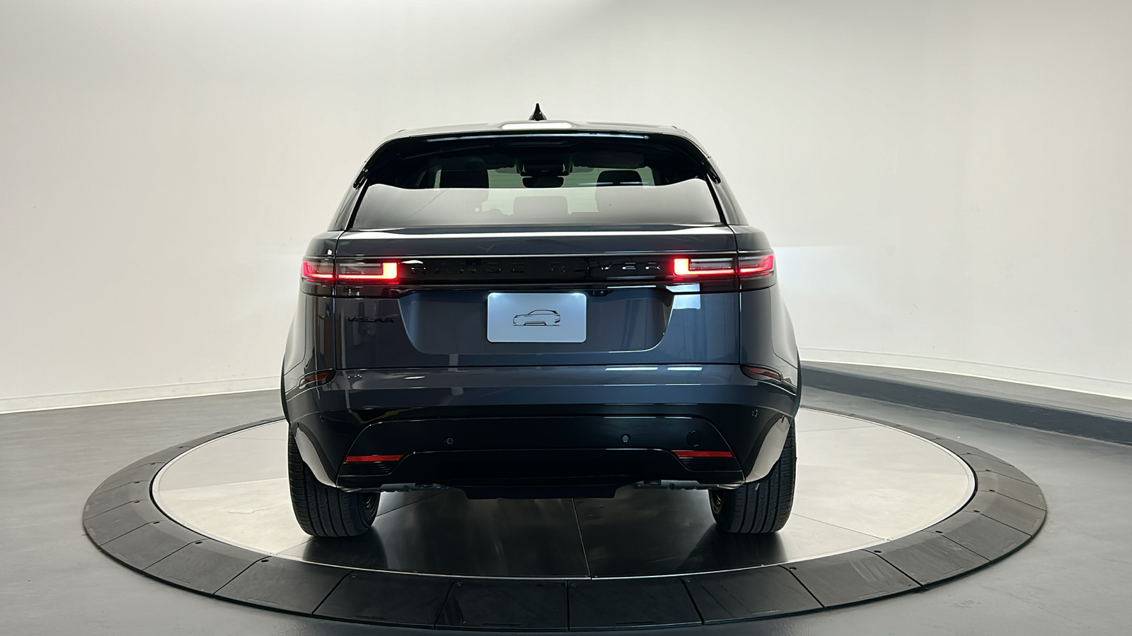 2025 Land Rover Range Rover Velar Dynamic SE 4