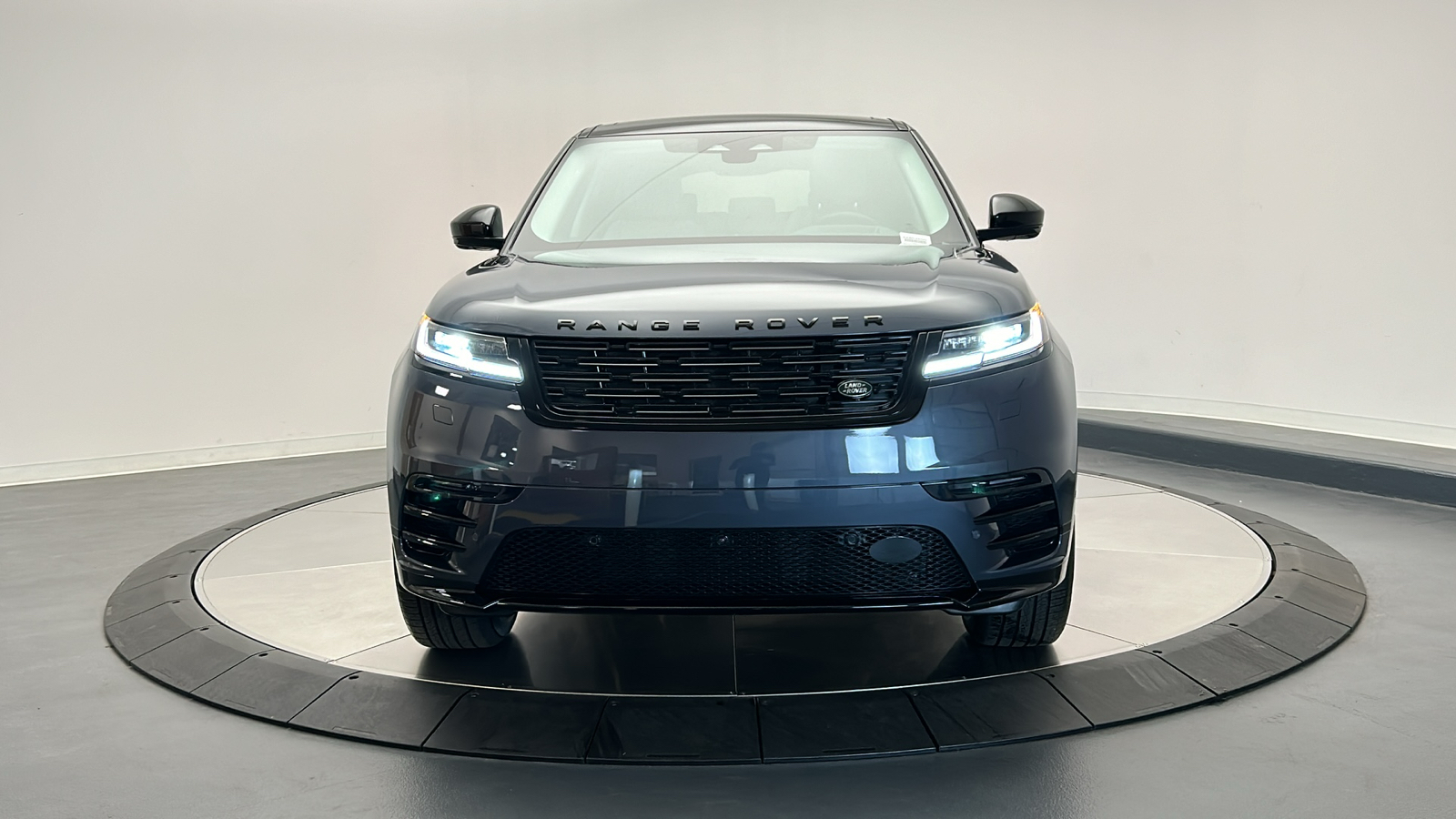 2025 Land Rover Range Rover Velar Dynamic SE 8