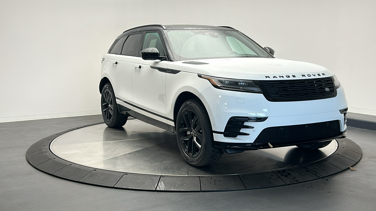 2025 Land Rover Range Rover Velar Dynamic SE 7