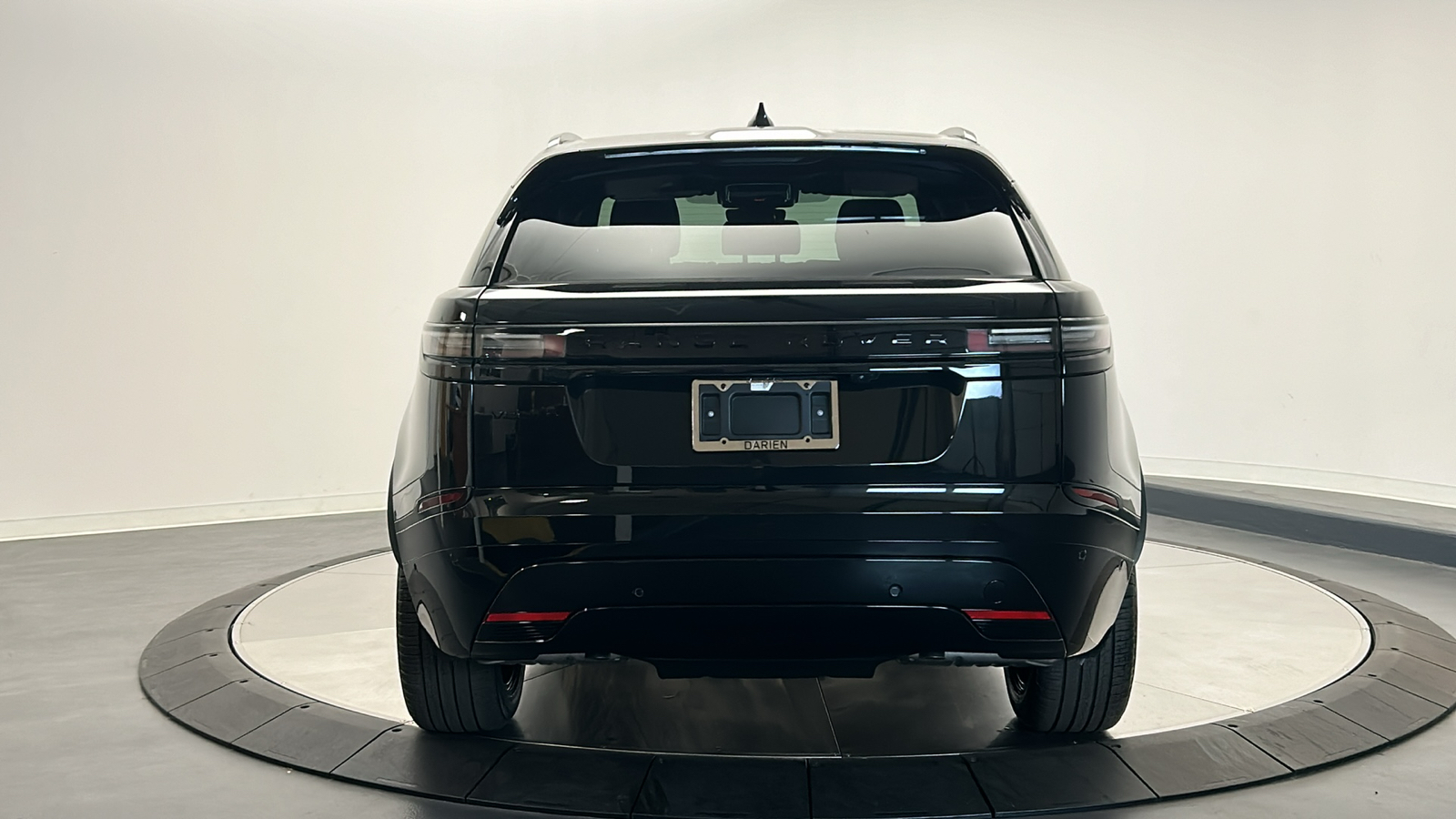 2025 Land Rover Range Rover Velar Dynamic SE 4