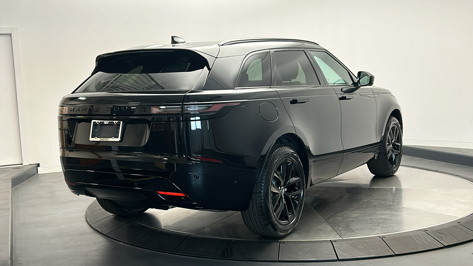 2025 Land Rover Range Rover Velar Dynamic SE 5