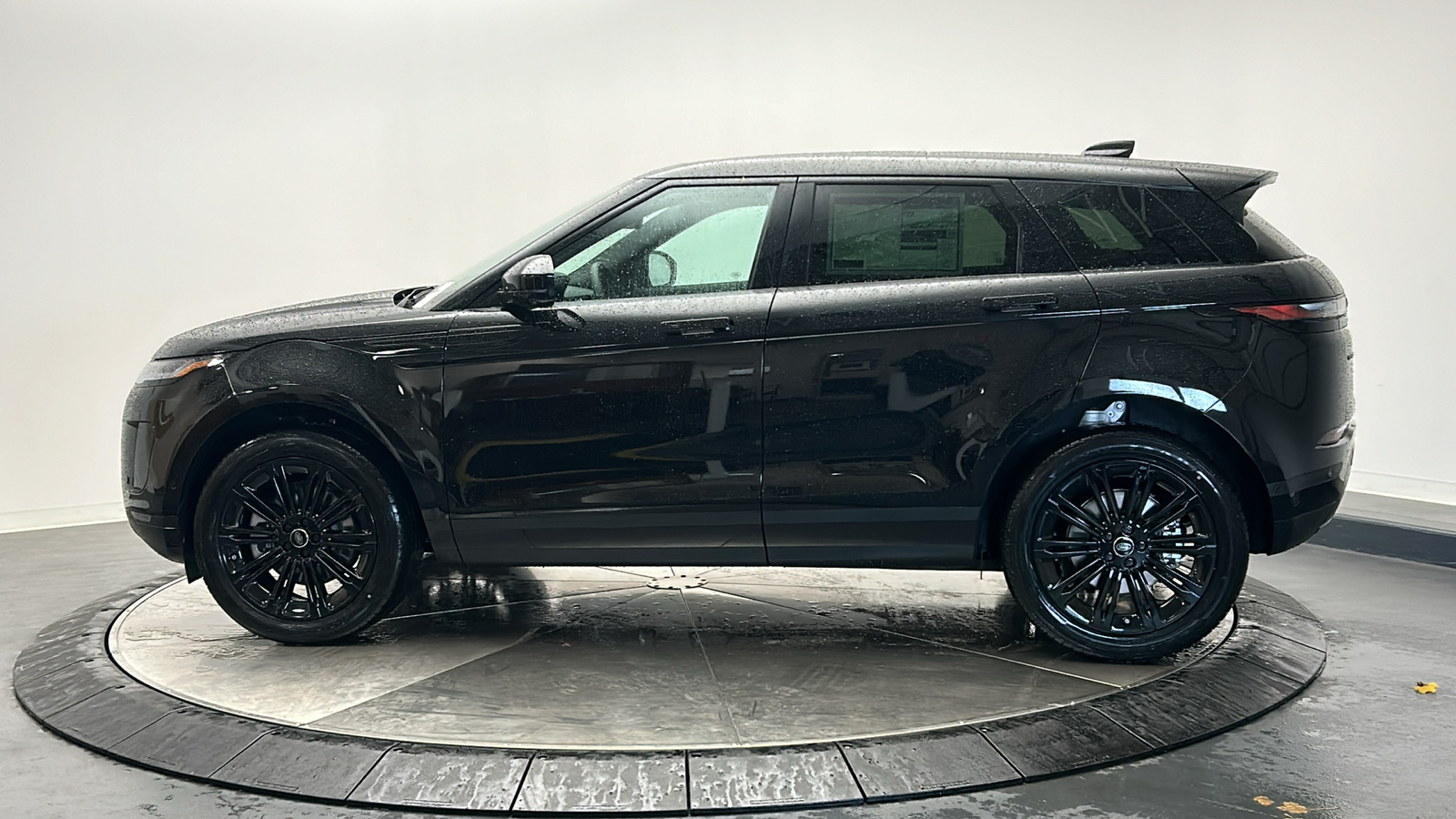 2025 Land Rover Range Rover Evoque S 2