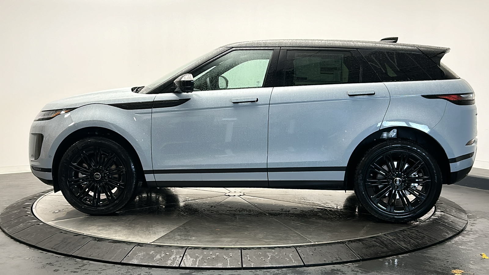 2025 Land Rover Range Rover Evoque S 2