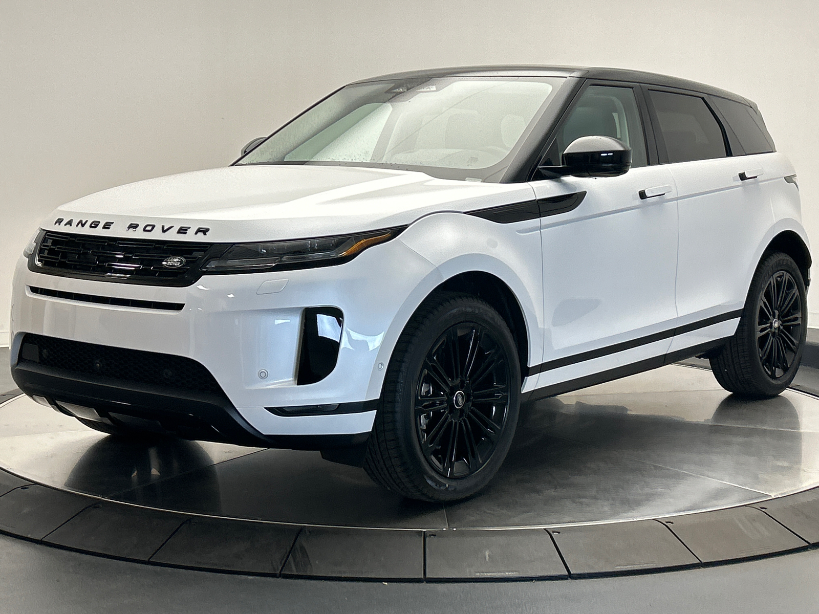 2025 Land Rover Range Rover Evoque S 1