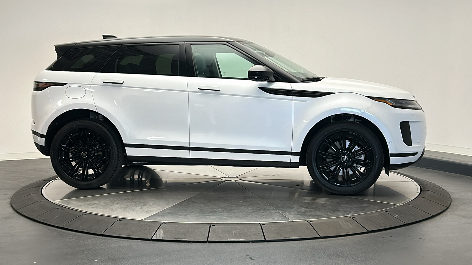 2025 Land Rover Range Rover Evoque S 6