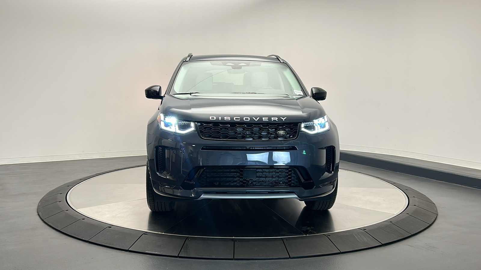 2025 Land Rover Discovery Sport S 2