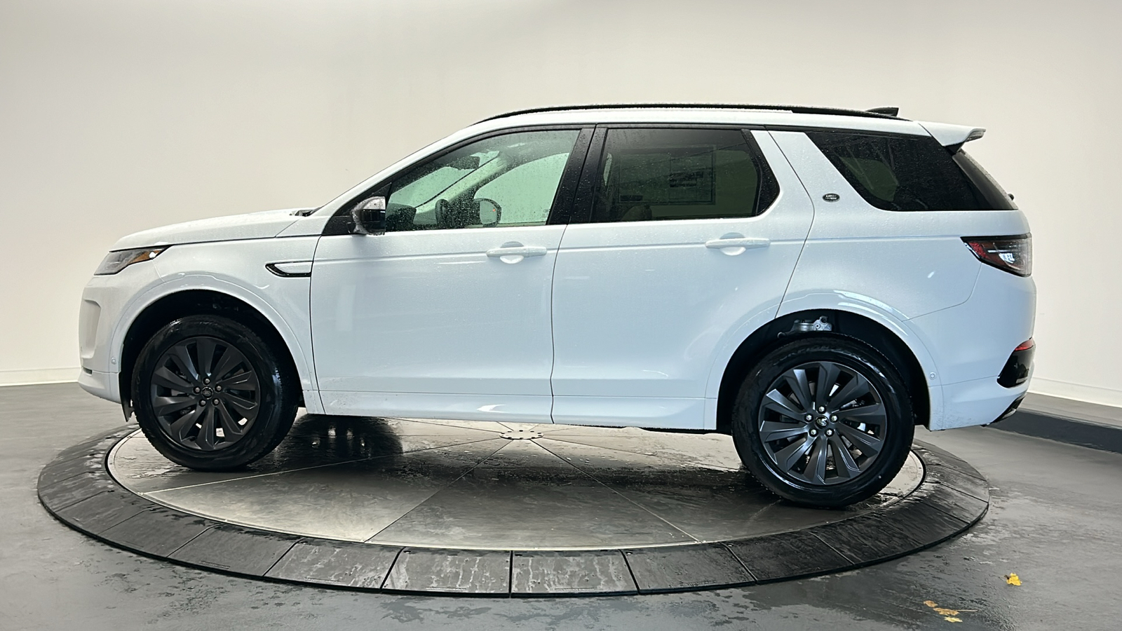 2025 Land Rover Discovery Sport S 2