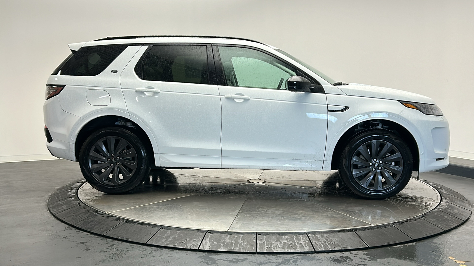 2025 Land Rover Discovery Sport S 6