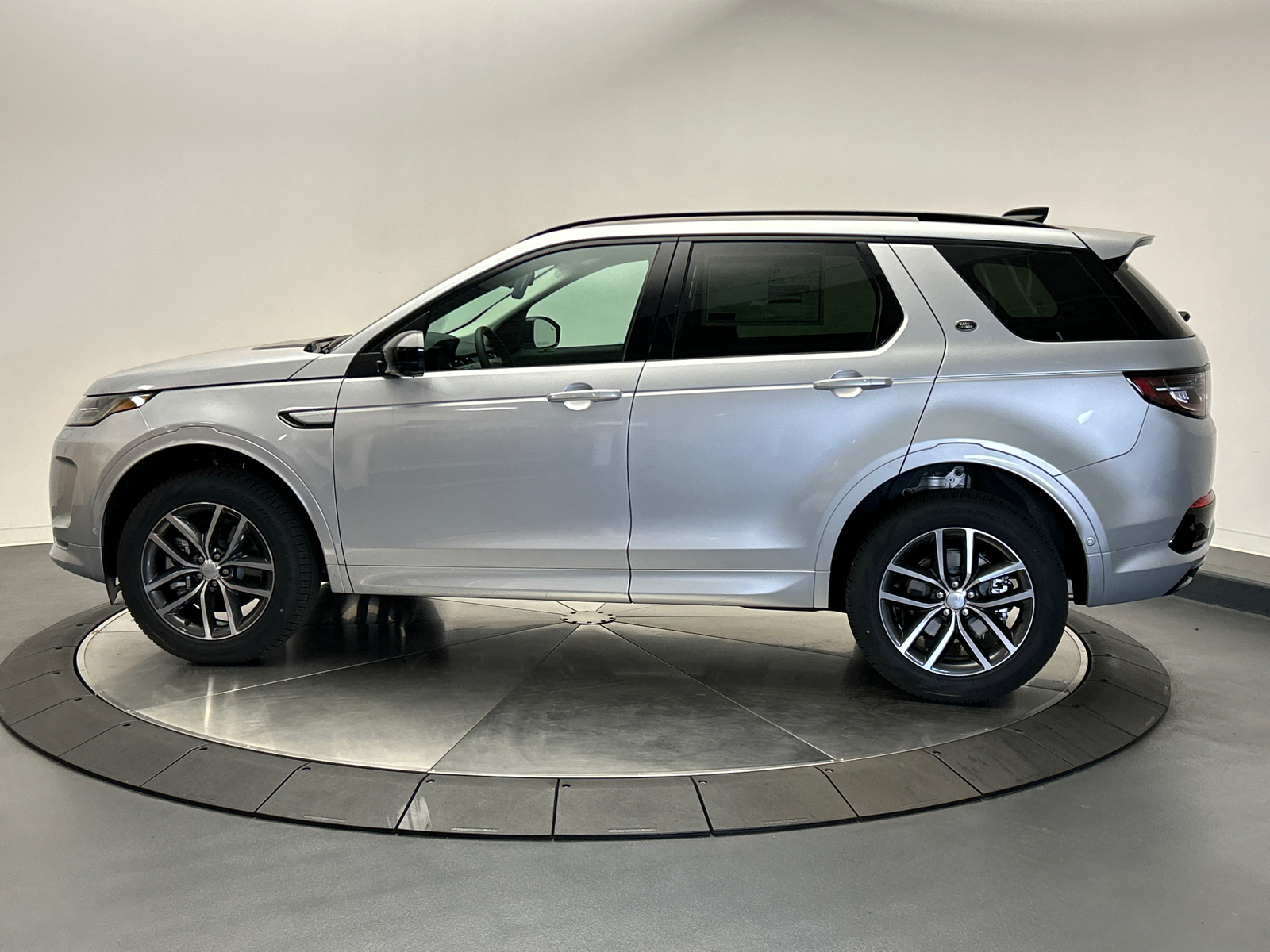 2025 Land Rover Discovery Sport S 2