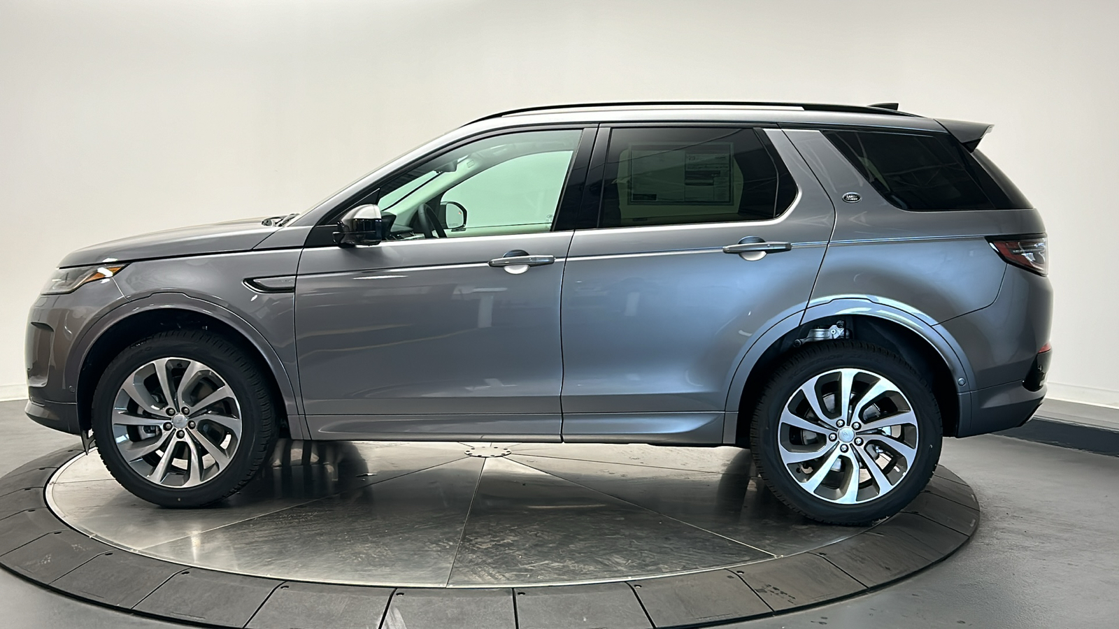 2025 Land Rover Discovery Sport S 2