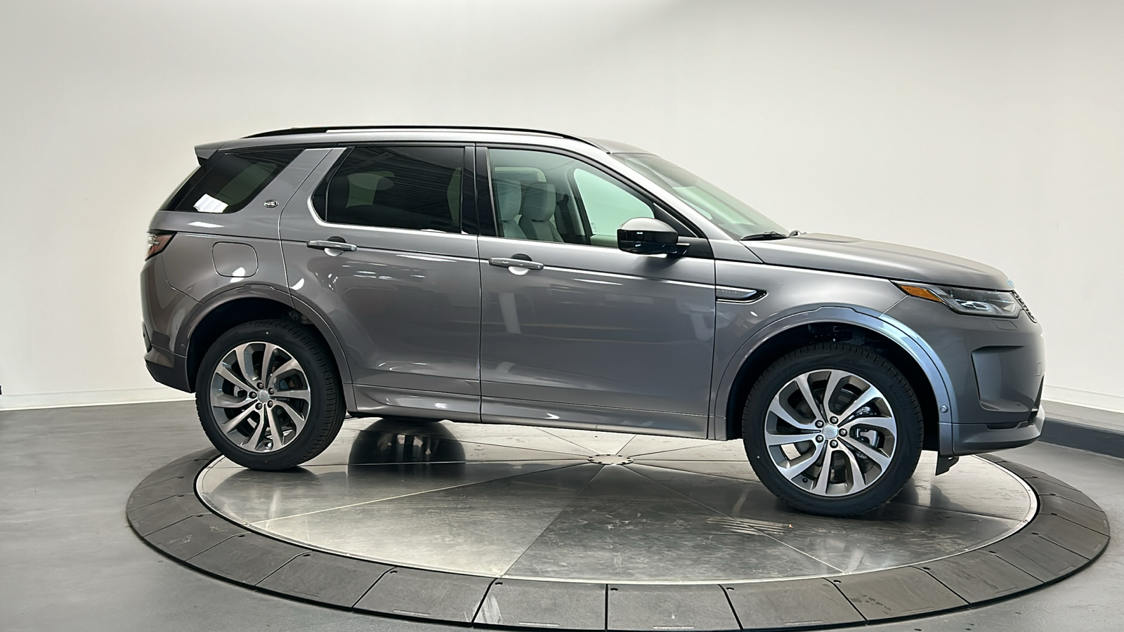 2025 Land Rover Discovery Sport S 6