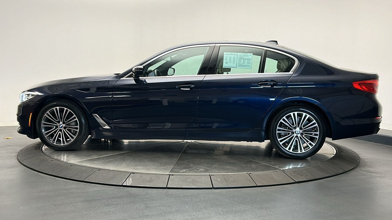 2019 BMW 5 Series 540i xDrive 2