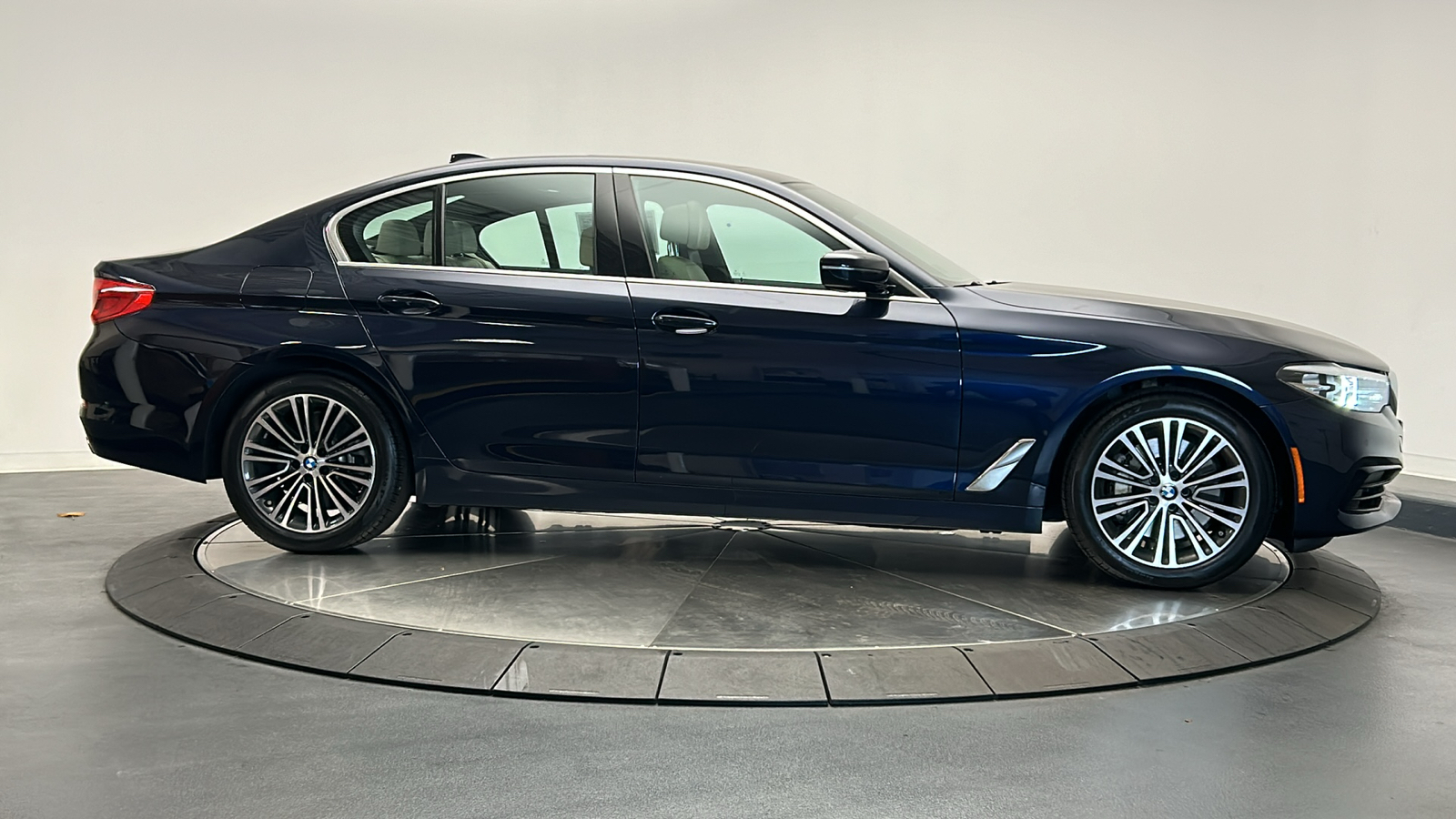 2019 BMW 5 Series 540i xDrive 6