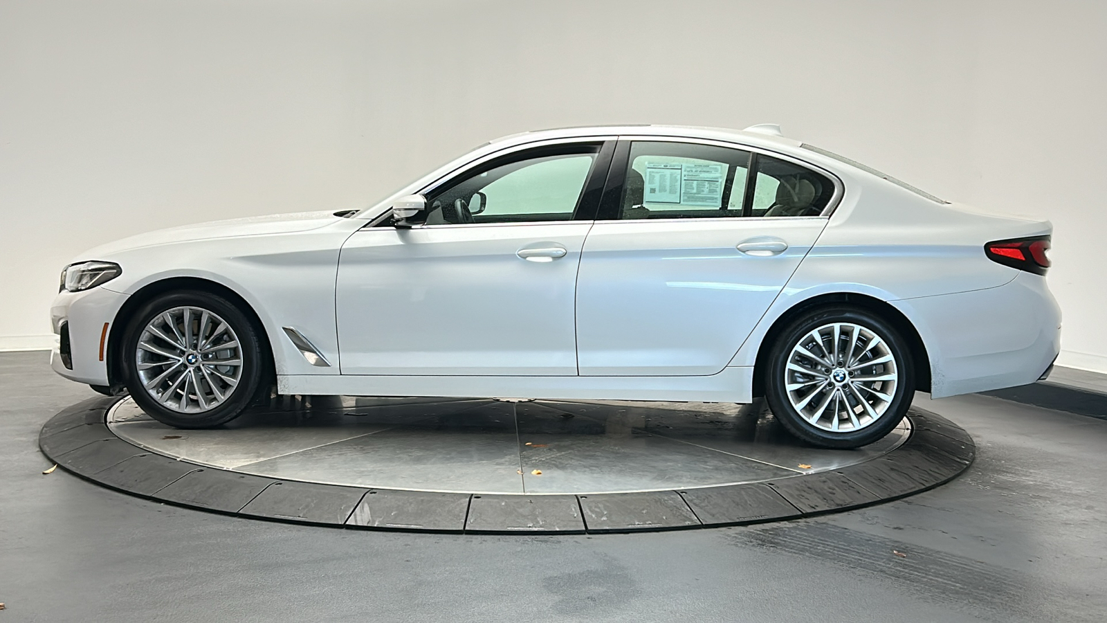 2022 BMW 5 Series 530i xDrive 2