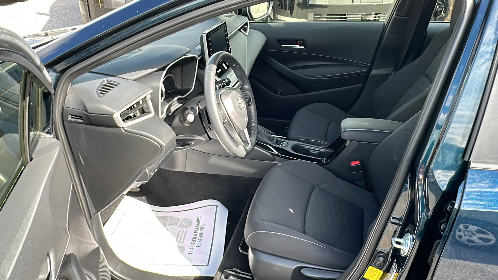 2019 Toyota Corolla Hatchback SE 18
