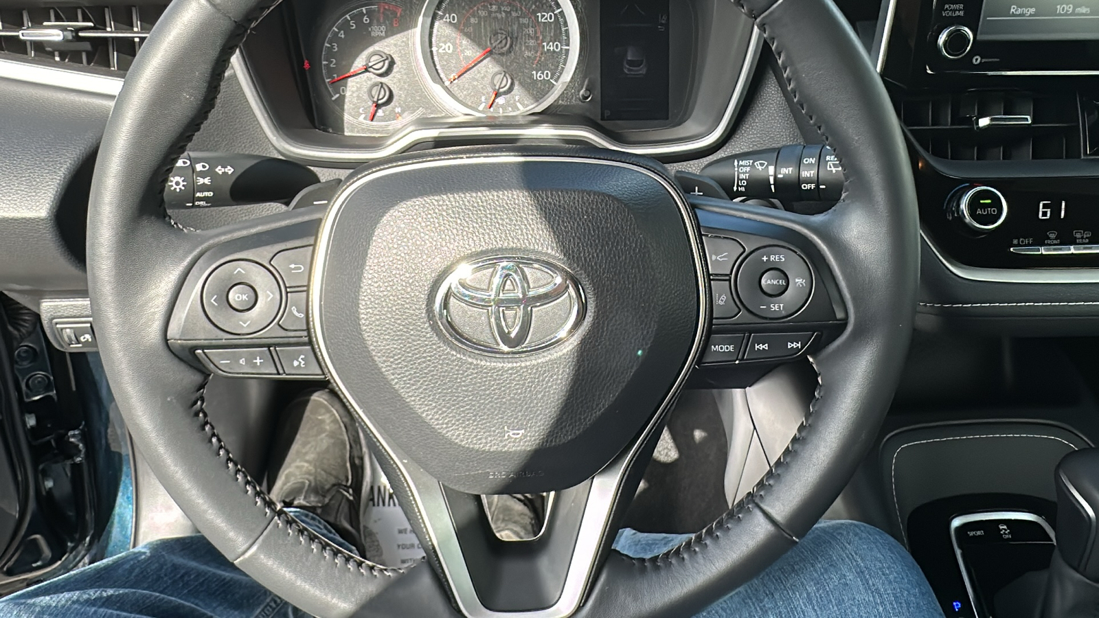 2019 Toyota Corolla Hatchback SE 21
