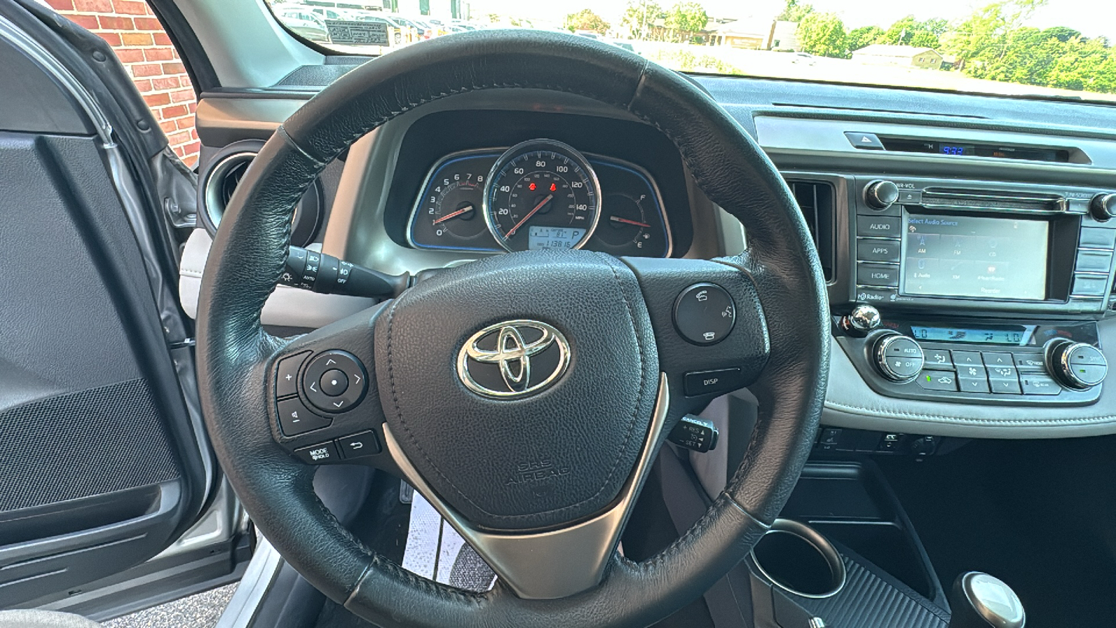 2015 Toyota RAV4 Limited 9