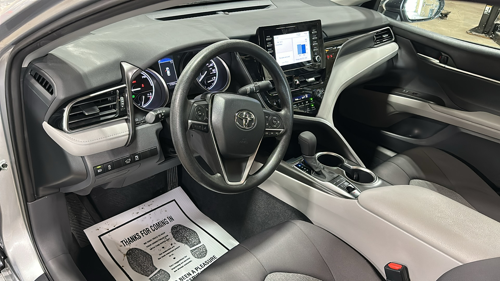 2021 Toyota Camry Hybrid LE 16