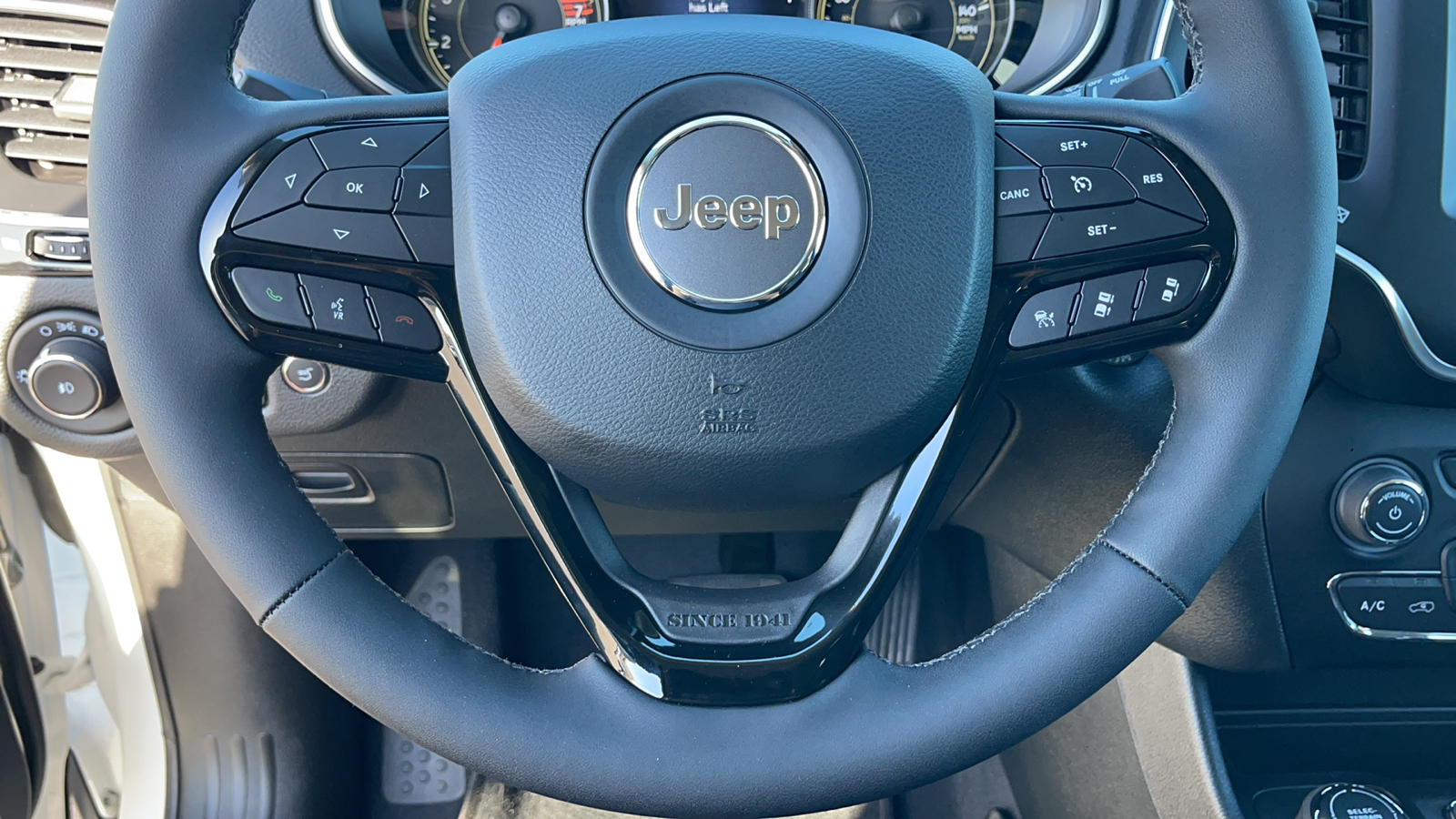 2023 Jeep Cherokee Altitude Lux 20