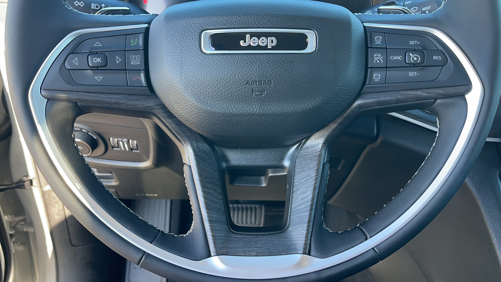 2023 Jeep Grand Cherokee Limited 21