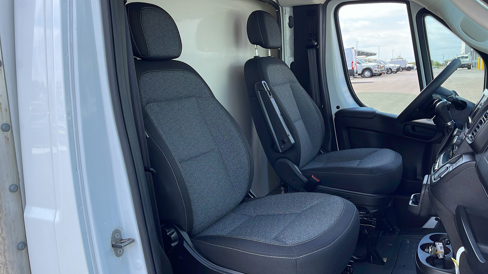 2023 Ram ProMaster Cutaway  28