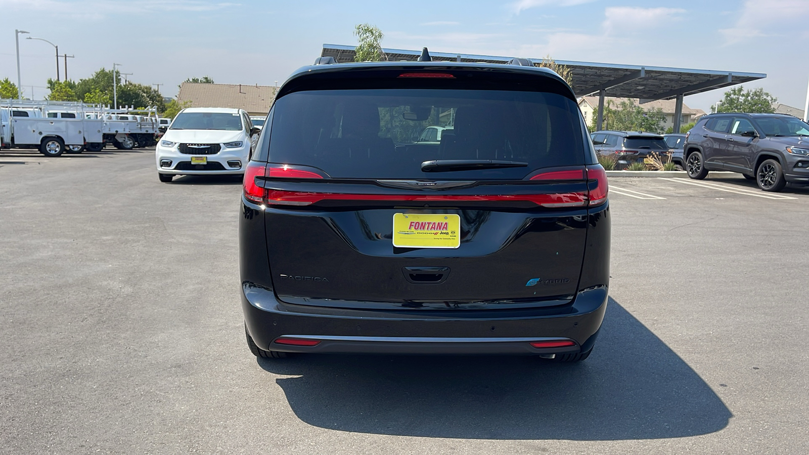 2024 Chrysler Pacifica Hybrid Road Tripper 4