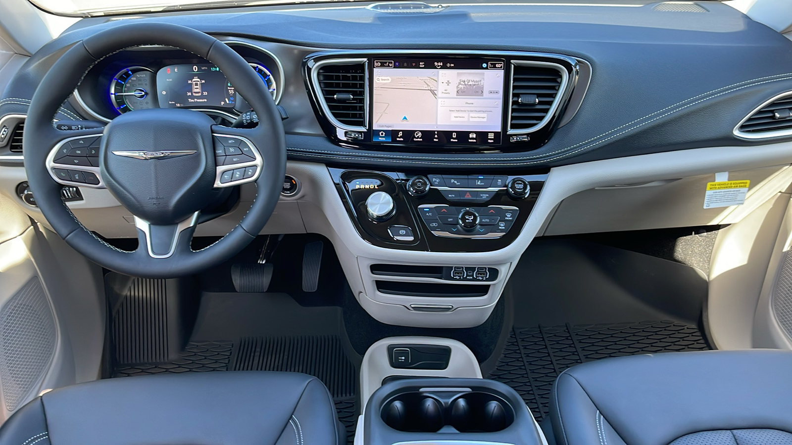 2024 Chrysler Pacifica Hybrid Road Tripper 15