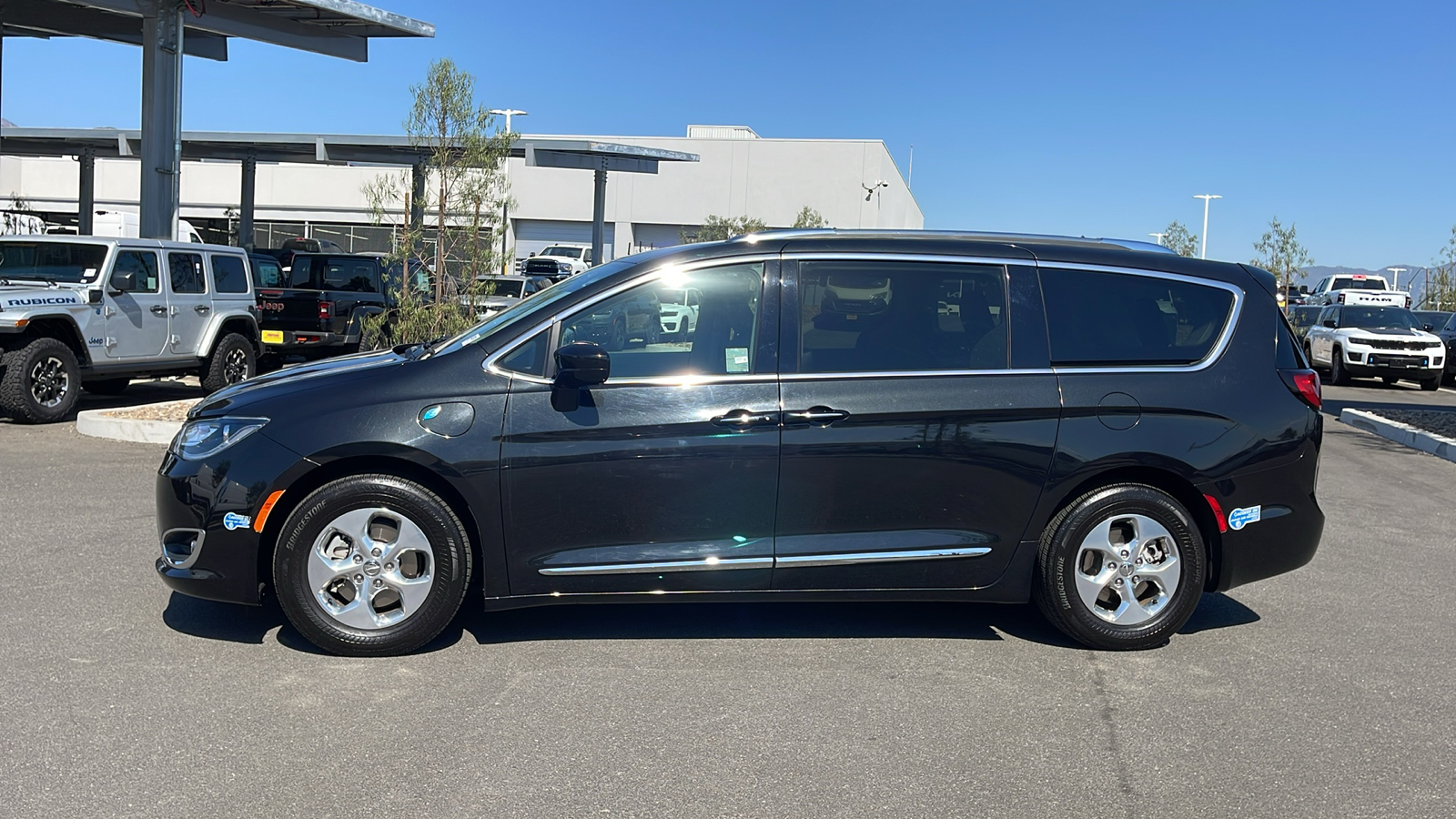 2020 Chrysler Pacifica Hybrid Touring L 2