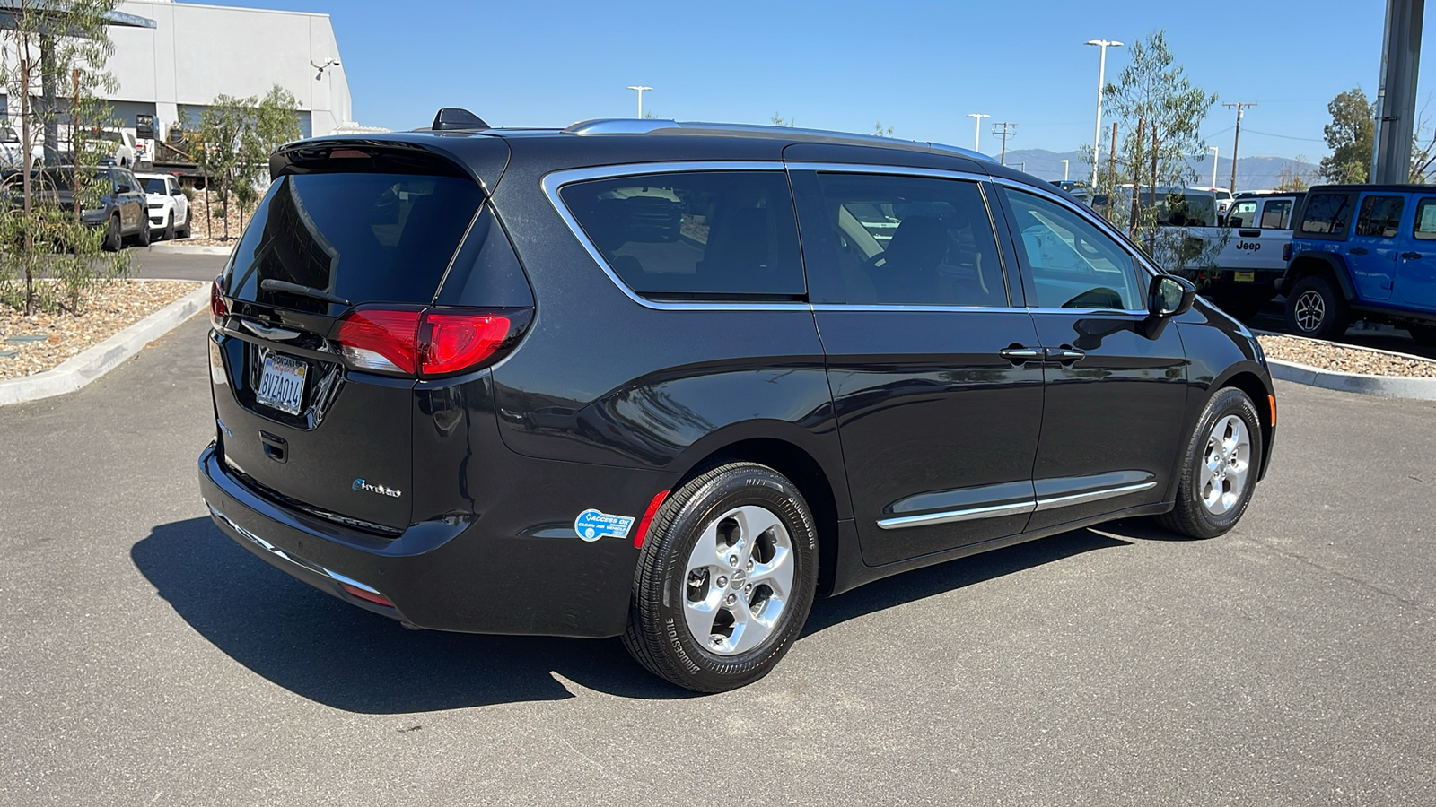 2020 Chrysler Pacifica Hybrid Touring L 5