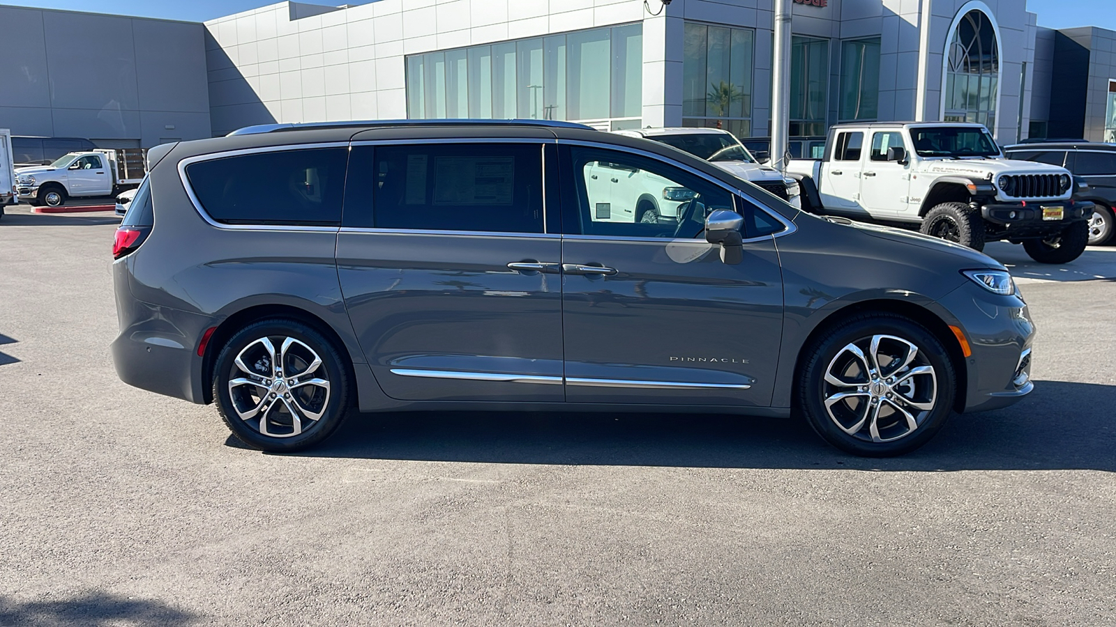 2024 Chrysler Pacifica Pinnacle 6