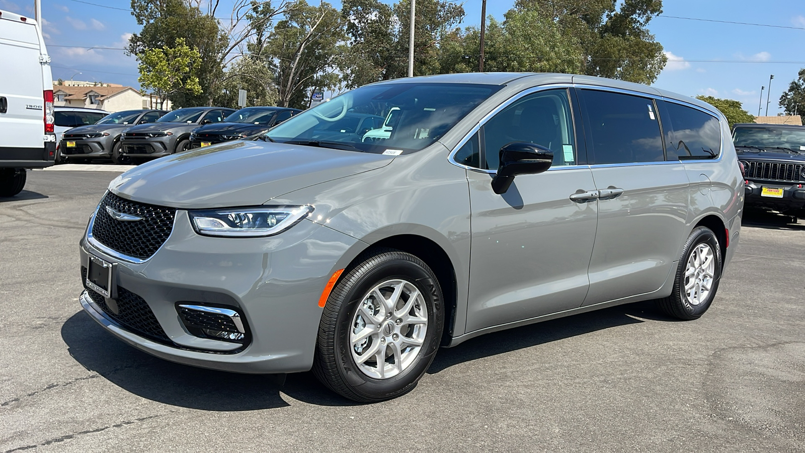 2024 Chrysler Pacifica Touring L 1