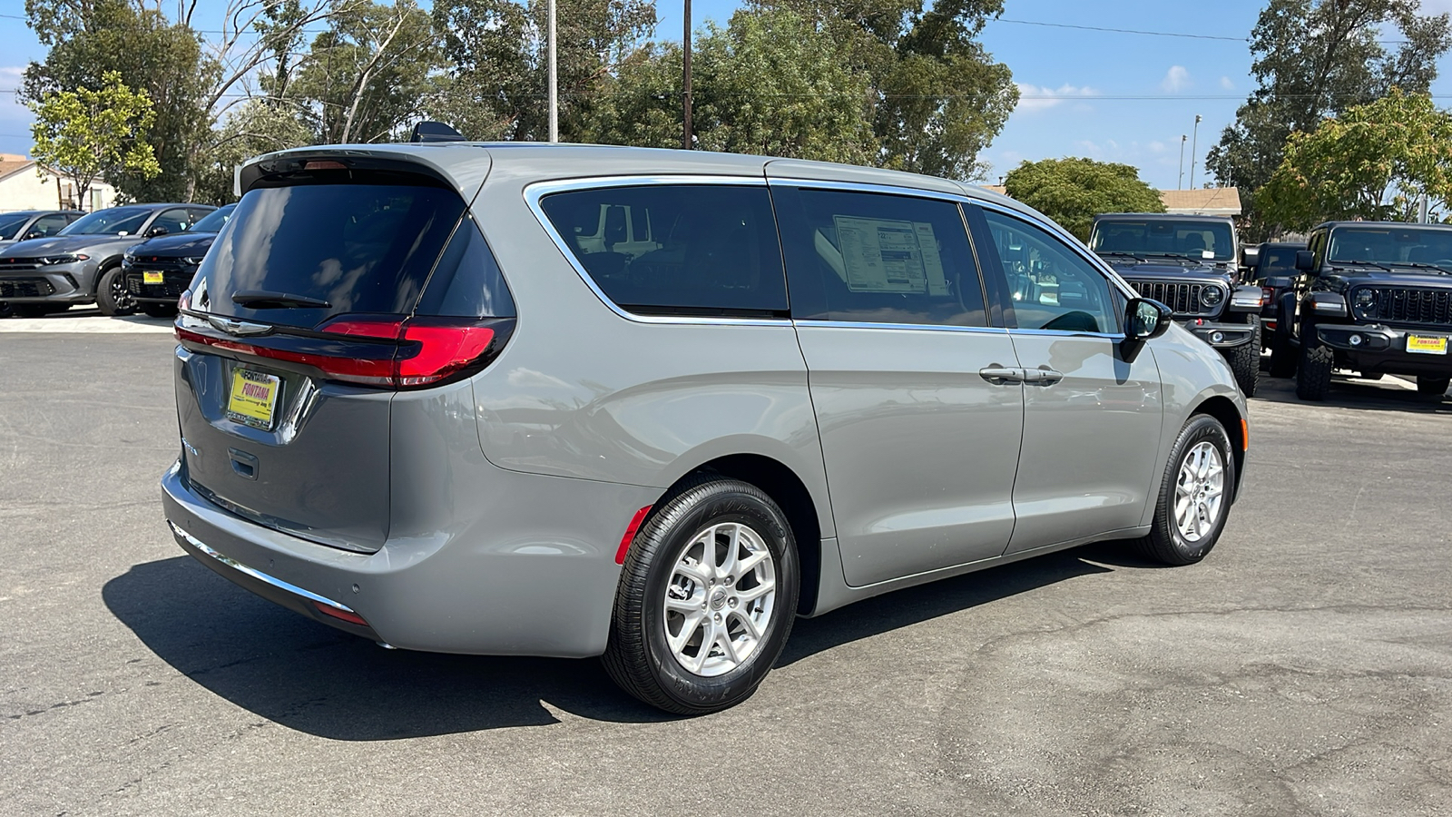 2024 Chrysler Pacifica Touring L 5