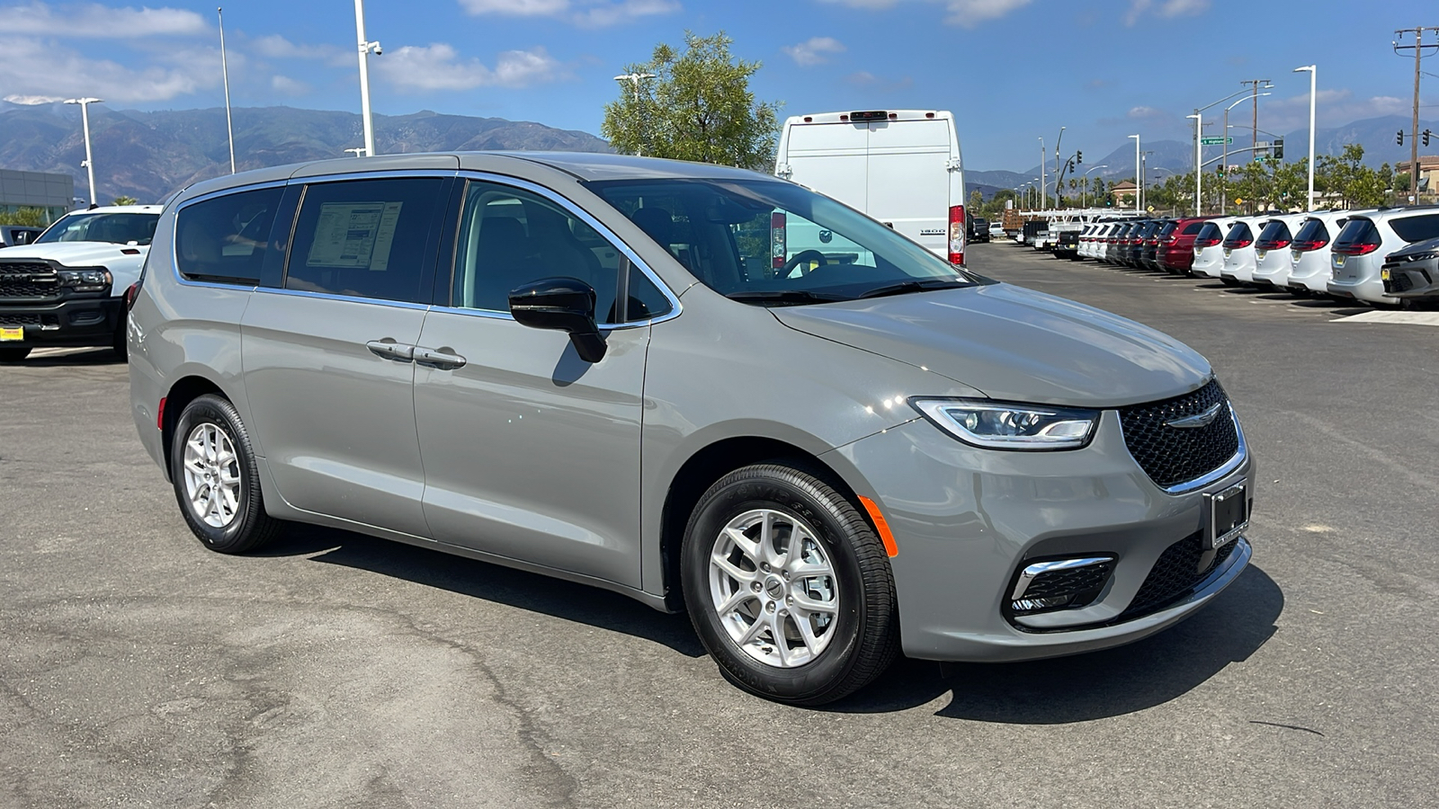 2024 Chrysler Pacifica Touring L 7