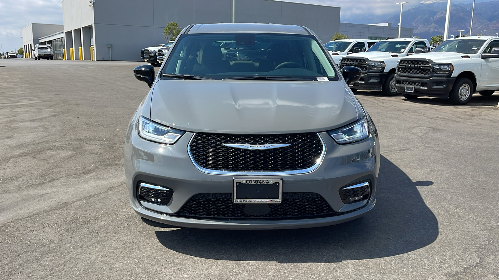 2024 Chrysler Pacifica Touring L 8