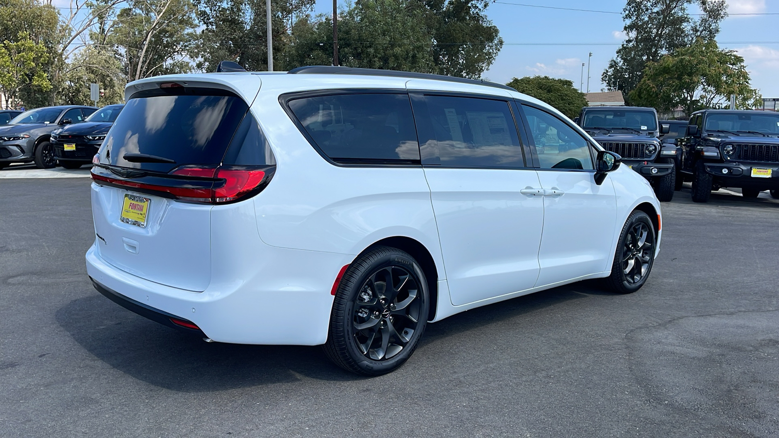 2024 Chrysler Pacifica Touring L 5