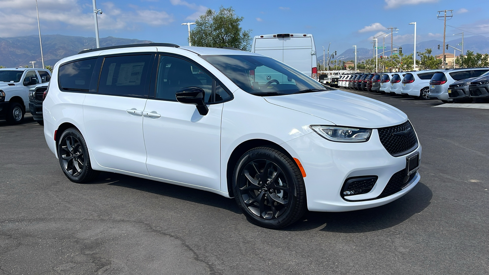 2024 Chrysler Pacifica Touring L 7