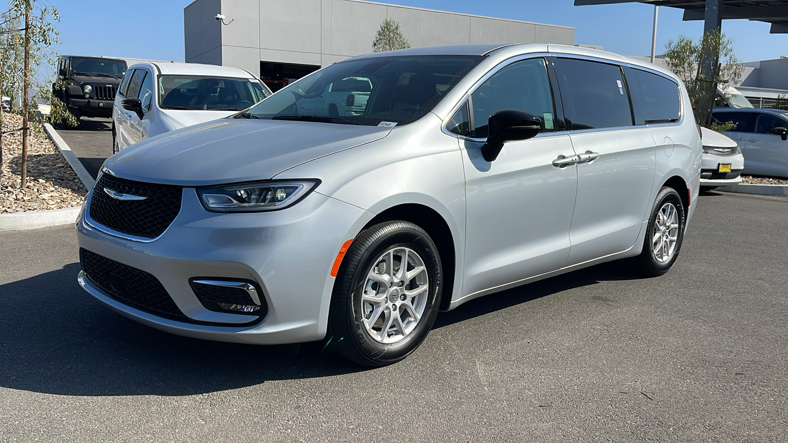 2024 Chrysler Pacifica Touring L 1