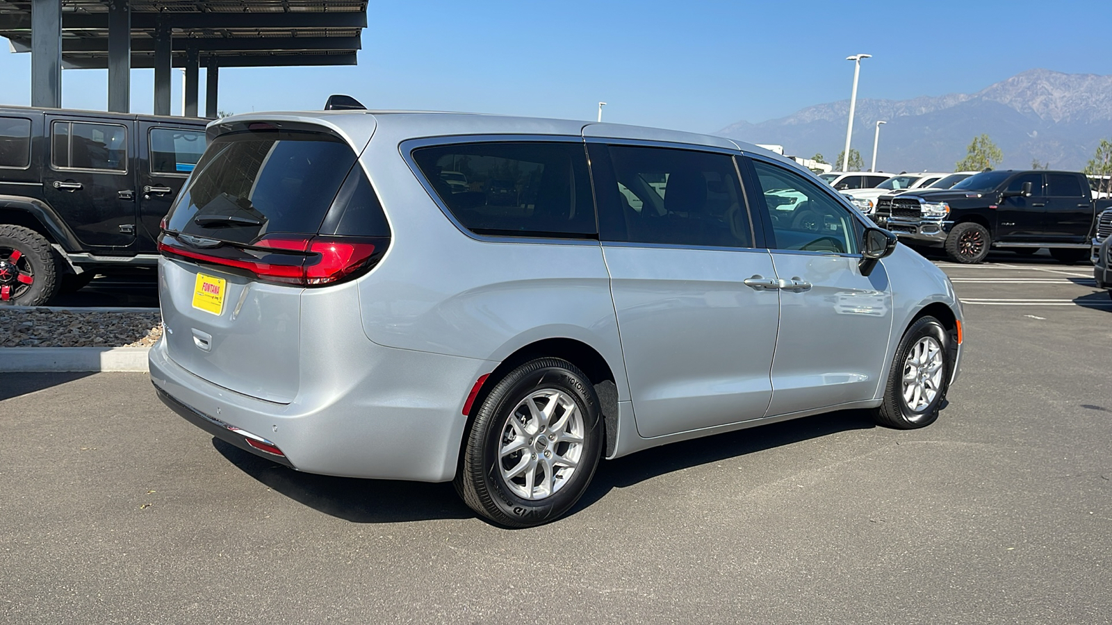 2024 Chrysler Pacifica Touring L 5