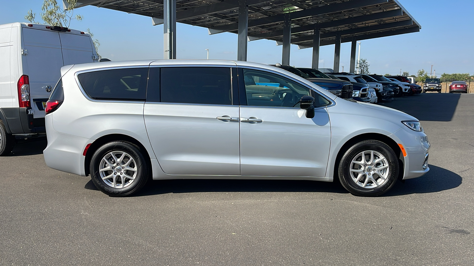 2024 Chrysler Pacifica Touring L 6