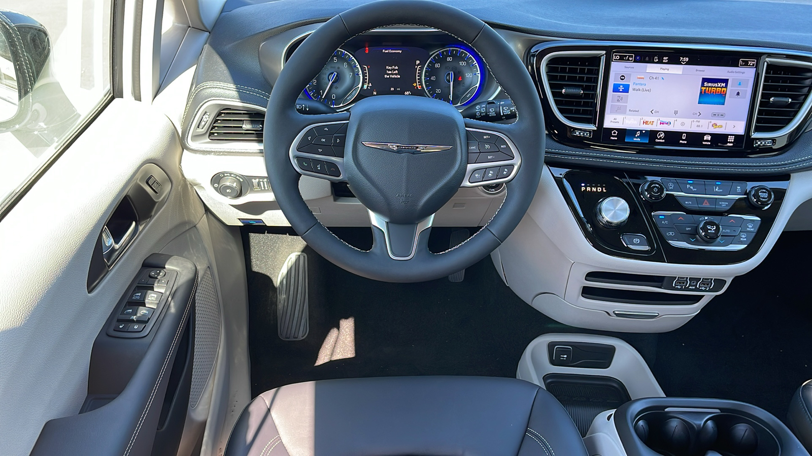 2024 Chrysler Pacifica Touring L 14